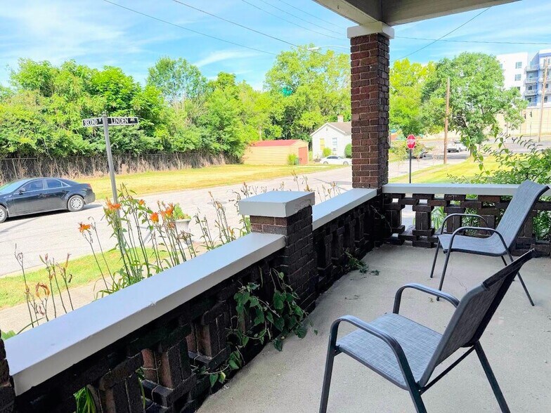 More Photos Of 201 Linden Ave, Newport Office Residential For Sale