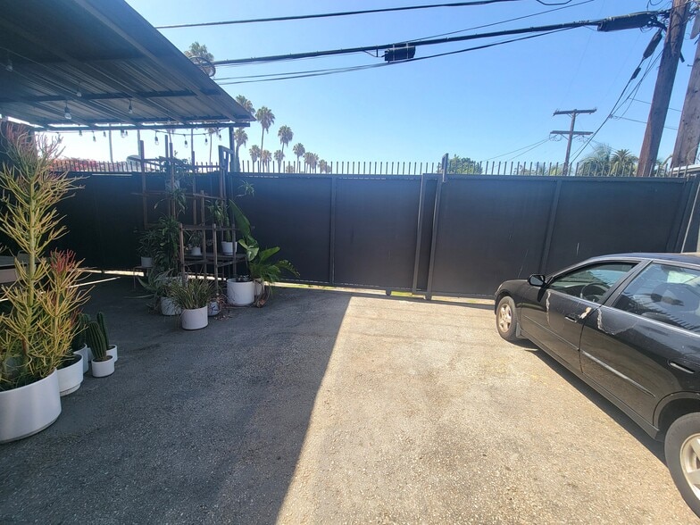 More Photos Of 4106 W Jefferson Blvd, Los Angeles Warehouse For Sale