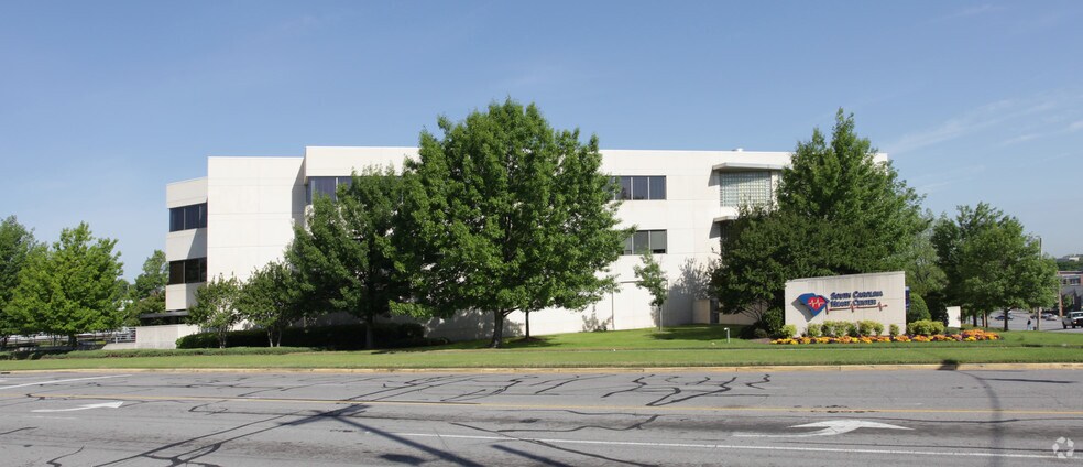 More Photos Of 2001 Laurel St, Columbia Medical For Sale