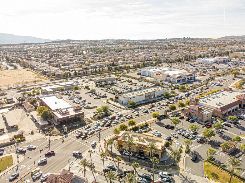 More Photos Of 1620 E 1st St, Beaumont General Retail For Sale