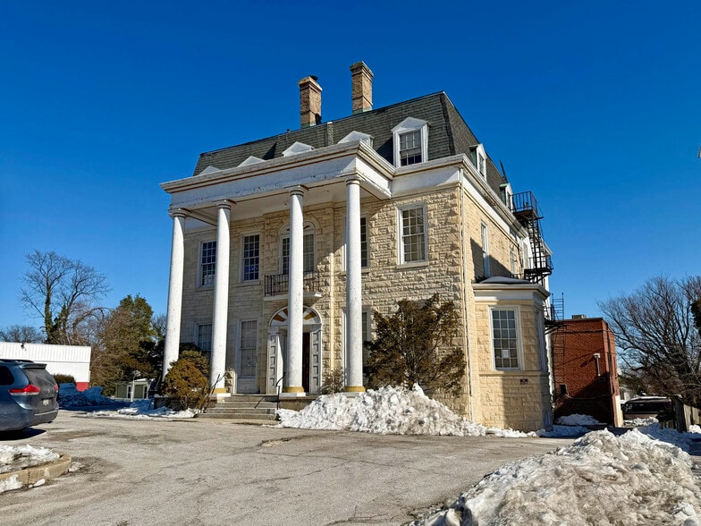 More Photos Of 5209 York Rd, Baltimore Office For Sale