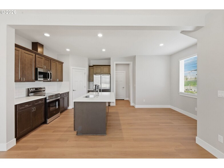 More Photos Of 4011 SW Royal Ave, Gresham Specialty For Sale