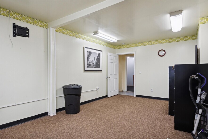 More Photos Of 22610 Rosewood St, Oak Park Office Residential For Sale