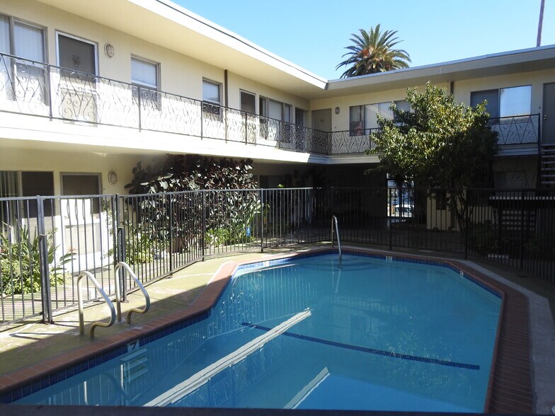 More Photos Of 409 S Manhattan Pl, Los Angeles Apartments For Sale