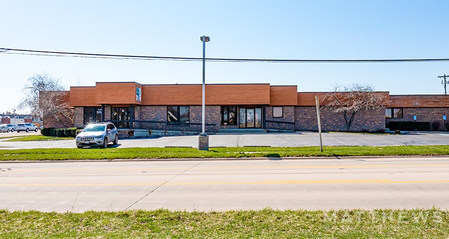 More Photos Of 931 13th Ave N, Clinton Storefront Retail Office For Lease