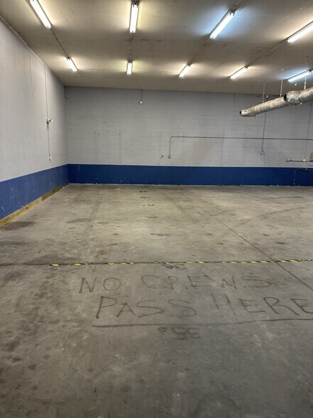 More Photos Of 3111 Skyway Cir, Melbourne Warehouse For Lease