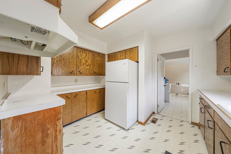 More Photos Of 143 S Main St, Phoenix Office For Sale