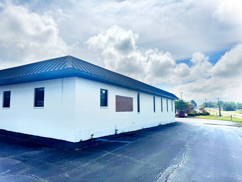 More Photos Of 153 Scenic Plaza Dr, West Union Healthcare For Lease