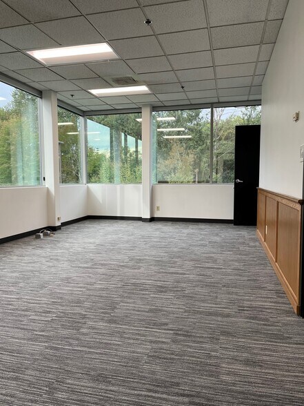 More Photos Of 1100 SW 27th St, Renton Manufacturing For Lease