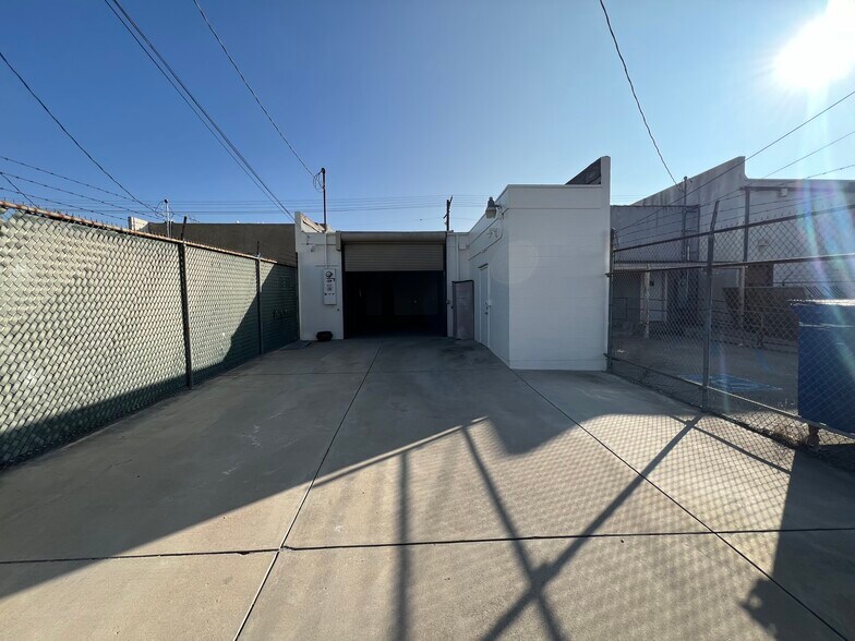More Photos Of 5639 Cahuenga Blvd, North Hollywood Warehouse For Sale