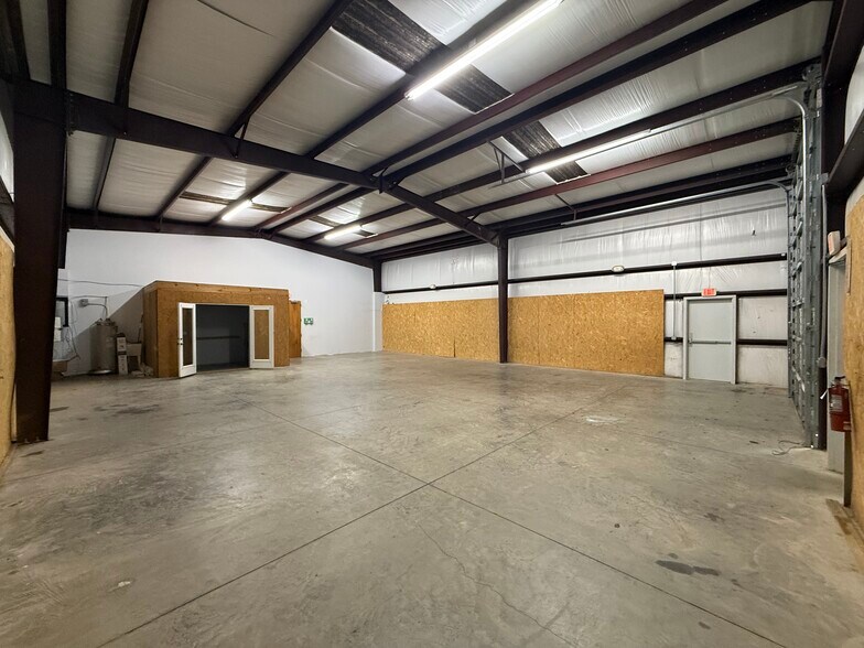 More Photos Of 213 College Park Rd, Ladson Flex For Lease