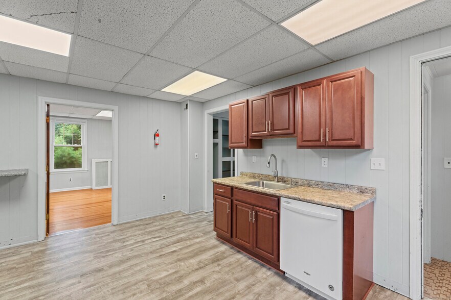 More Photos Of 2764 Whitney Ave, Hamden Office For Sale