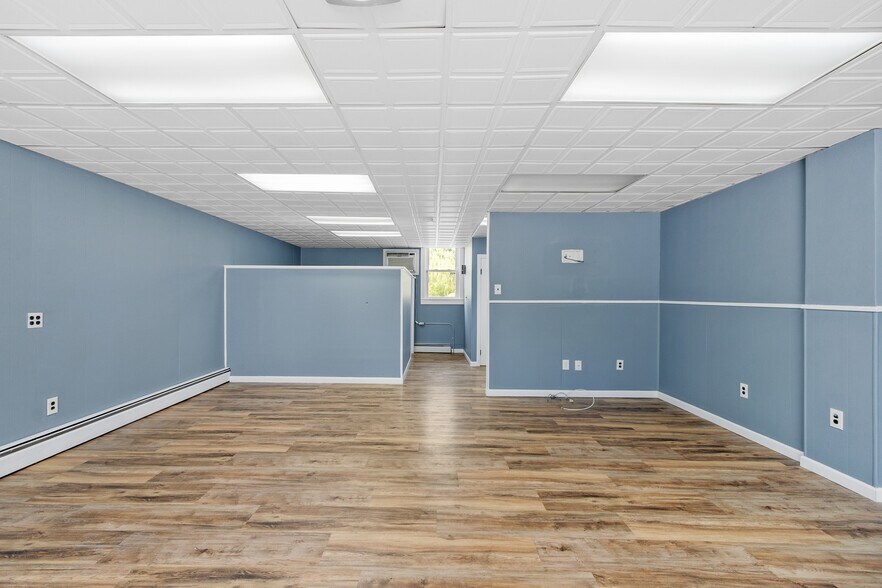 More Photos Of 127-129 Lowell St, Methuen Freestanding For Lease