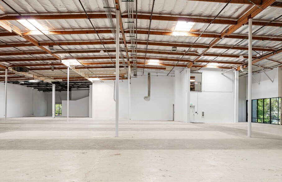 More Photos Of 2641 La Mirada Dr, Vista Manufacturing For Lease