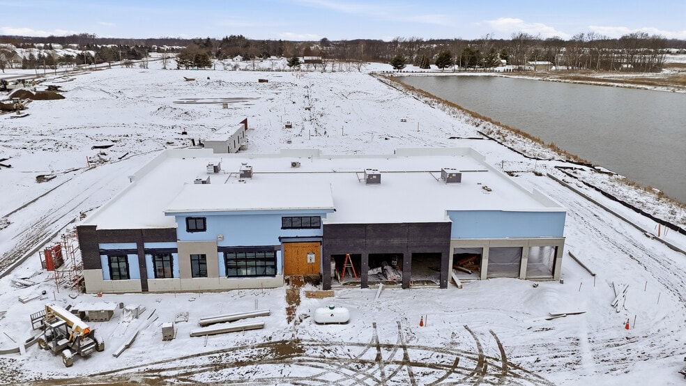 More Photos Of 13675 Brooks School Rd, Noblesville General Retail For Lease