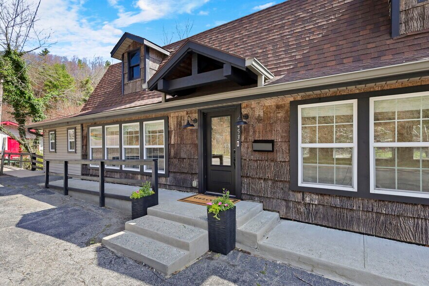 More Photos Of 3453 S Hwy 321, Blowing Rock General Retail For Sale