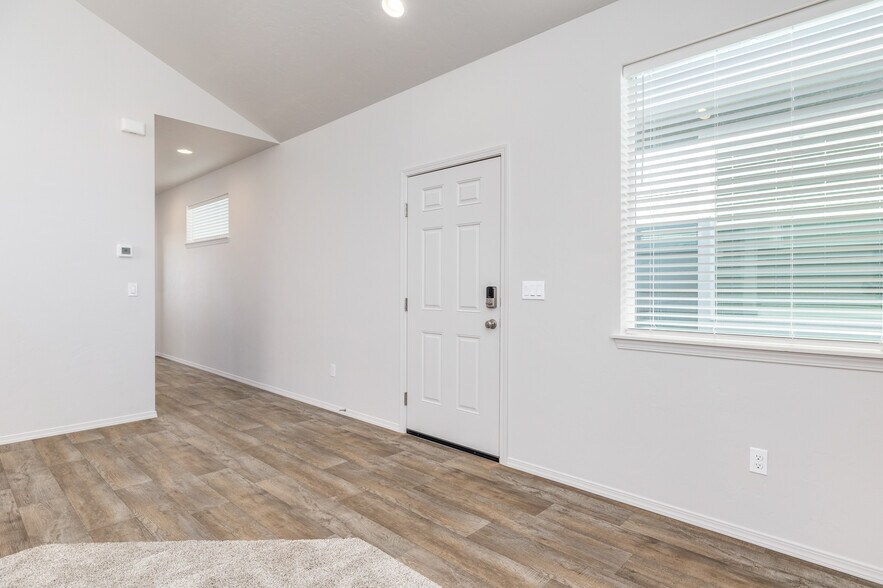 More Photos Of 1859 NW Enterprise St, Mountain Home Multifamily For Sale