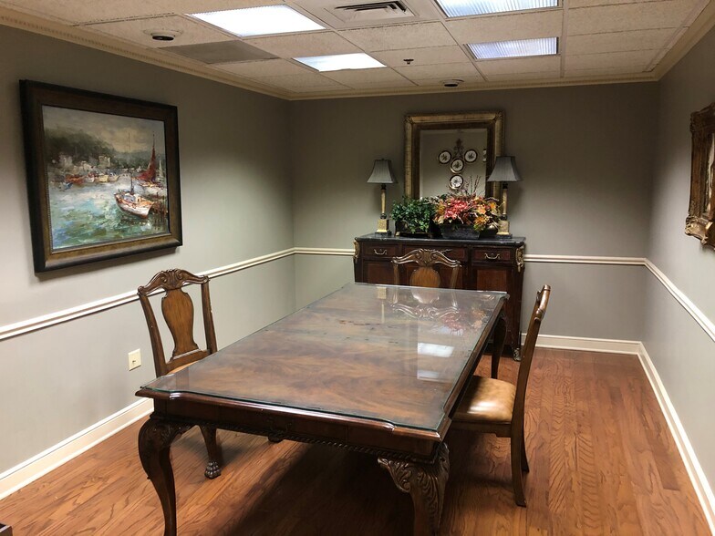 More Photos Of 3815 Interstate Ct, Montgomery Office For Sale