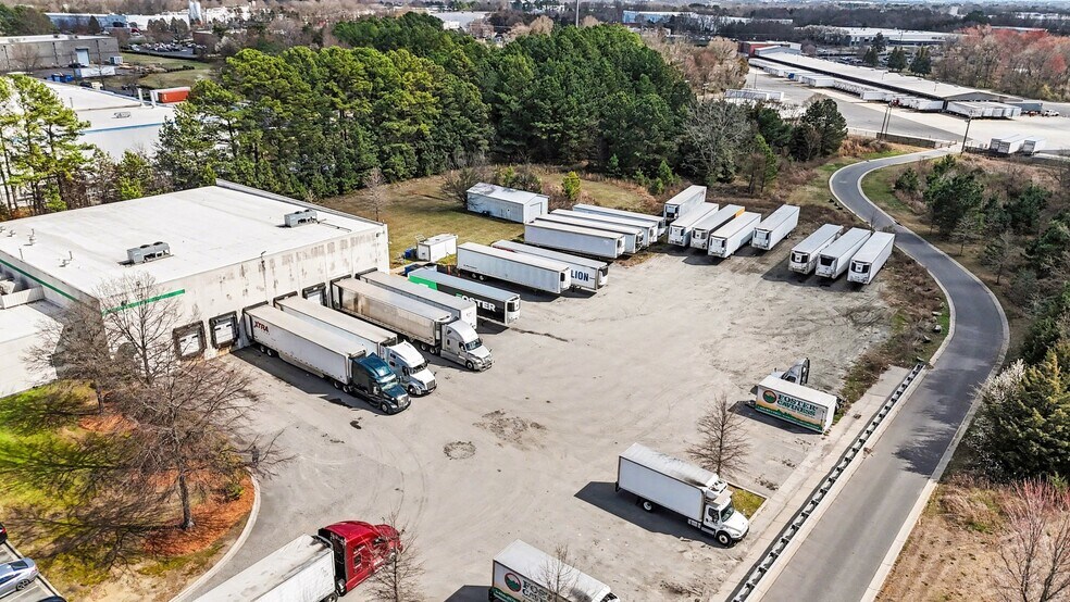 More Photos Of 10810 Withers Cove Park Dr, Charlotte Warehouse For Lease