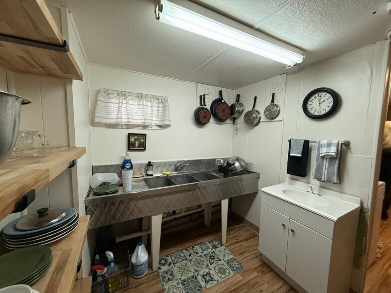 More Photos Of 51815 Kenai Spur Hwy, Kenai General Retail For Sale