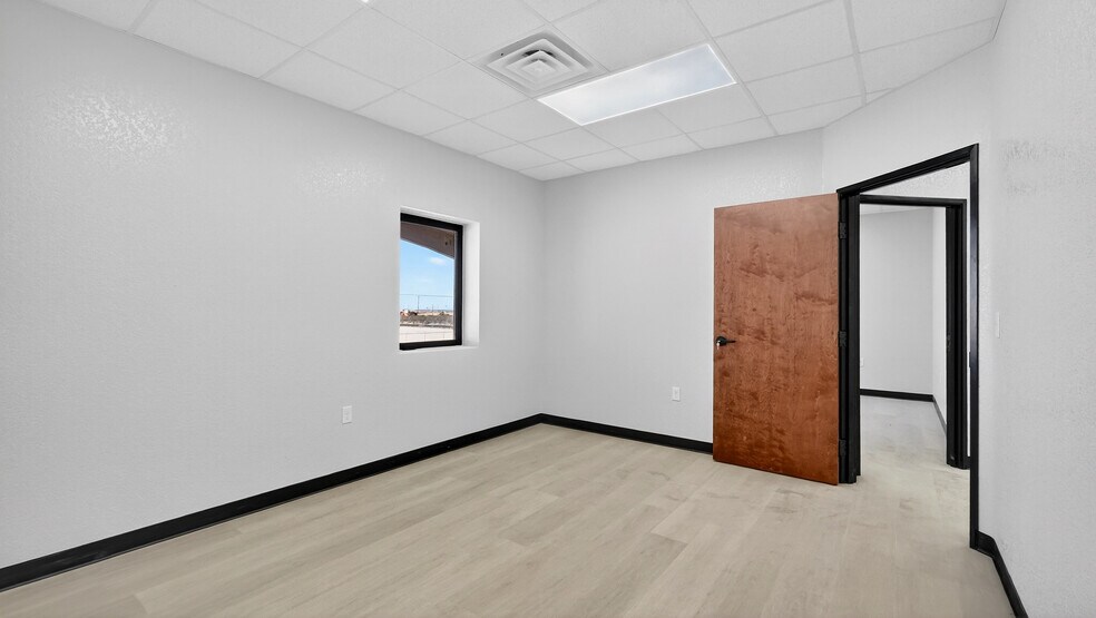 More Photos Of 16511 W Basin St, Odessa Industrial For Lease