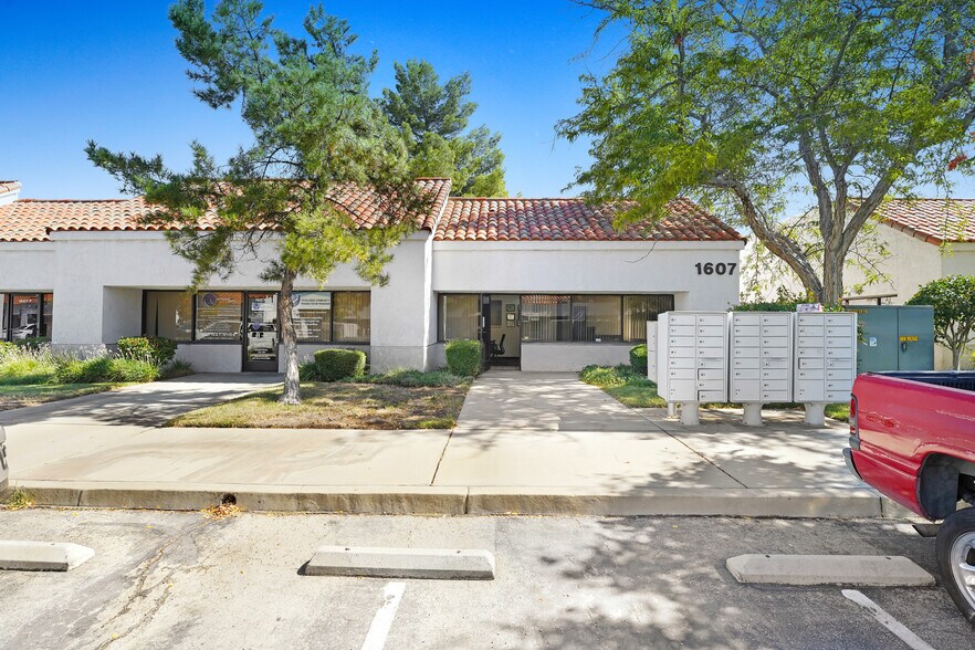 More Photos Of , Palmdale Office For Sale