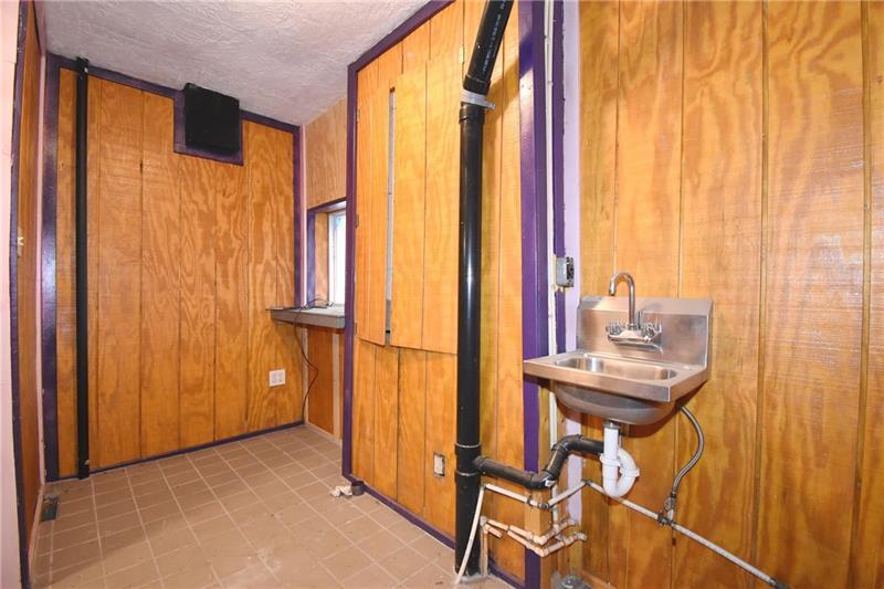 More Photos Of 3 Walker's Mill Rd, Collier Township Restaurant For Sale