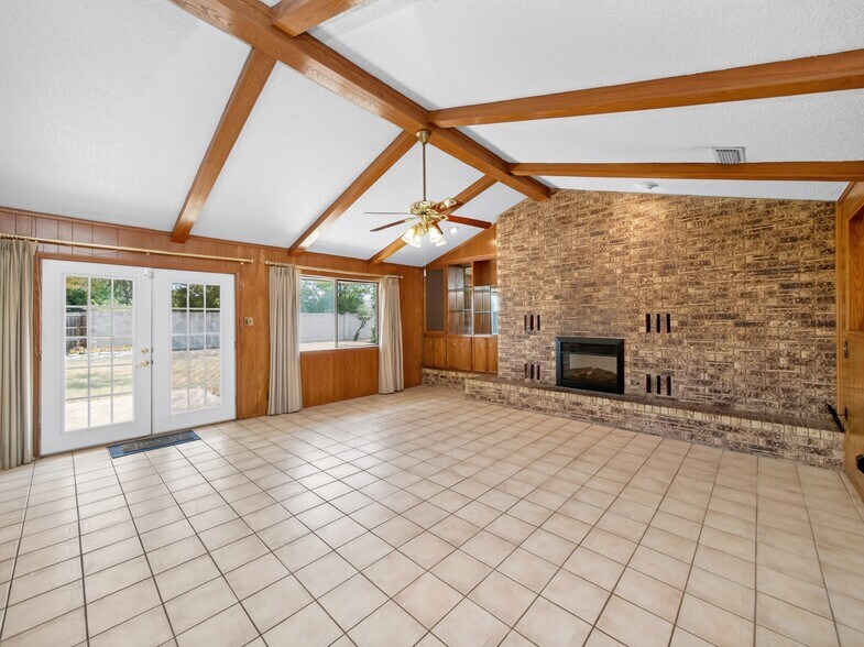 More Photos Of 1702 Lone Oak Dr, Leander Flex For Sale