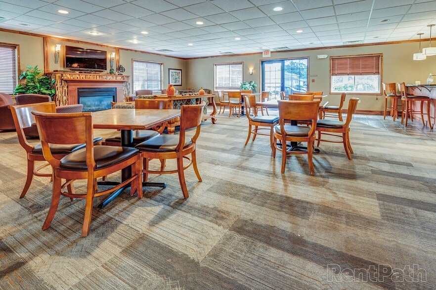 More Photos Of 1500 McAndrews Rd W, Burnsville Office For Lease