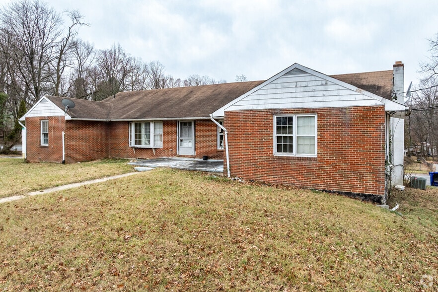Primary Photo Of 5621 Tricross Dr, Columbia Assisted Living For Lease