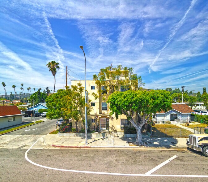 More Photos Of 5073 Huntington Dr N, Los Angeles Apartments For Sale