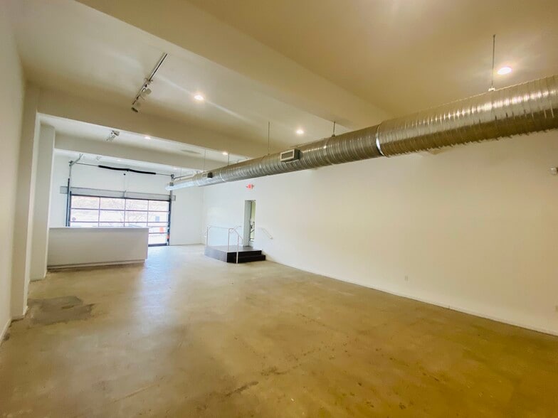 More Photos Of 188 Coxe Ave, Asheville Showroom For Lease