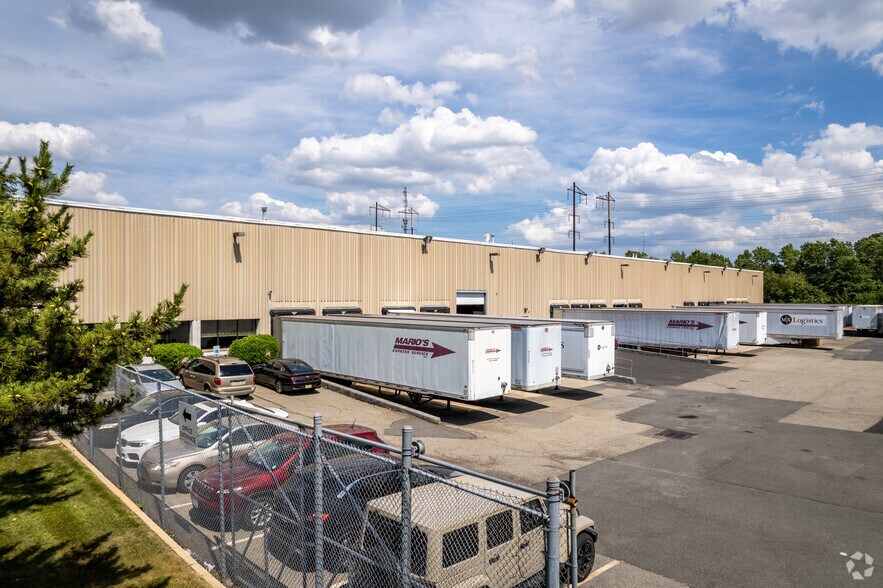 More Photos Of 75 Carter Dr, Edison Warehouse For Lease