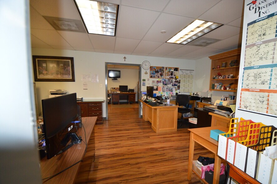 More Photos Of 7278 Centreville Rd, Manassas Showroom For Lease