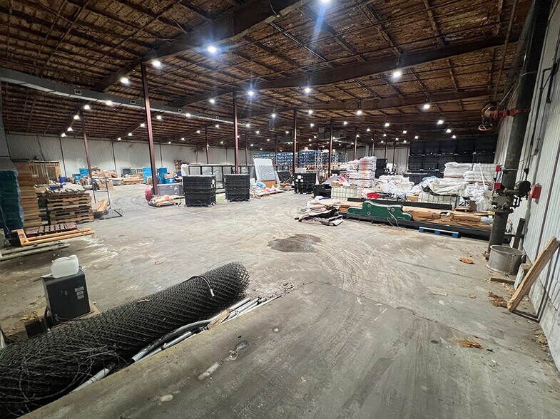 More Photos Of 1500 Grace St, Murphysboro Warehouse For Lease