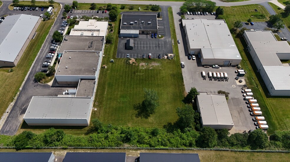 More Photos Of 7790 N Central Dr, Lewis Center Warehouse For Lease