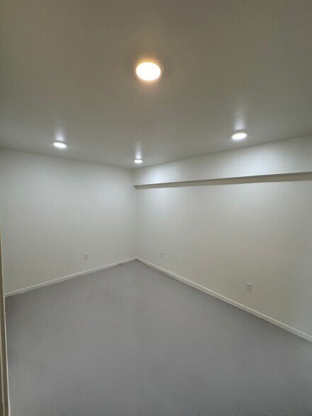 More Photos Of 10263 US Highway 69 N, Tyler Warehouse For Lease