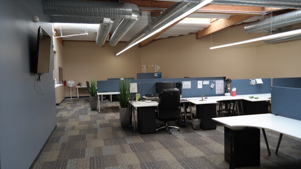 More Photos Of 11413 W Bernardo Ct, San Diego Office For Lease