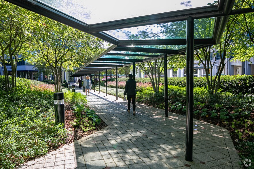 More Photos Of 6 Concourse Pky NE, Atlanta Office For Lease