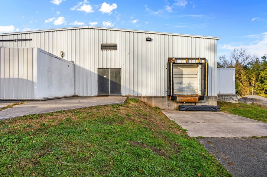 More Photos Of 3 Geddes Street Ext, Holley Supermarket For Sale