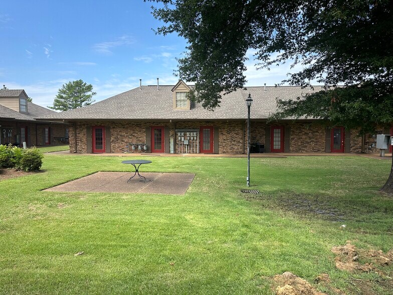 More Photos Of 5501 Winchester Rd, Memphis Office Residential For Sale