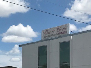 More Photos Of 102 E Calton Rd, Laredo Storefront Retail Office For Sale