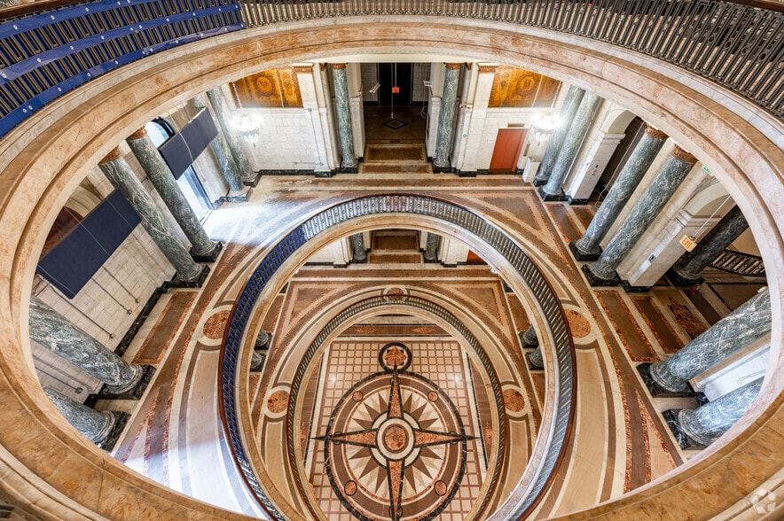 More Photos Of 222 N Alabama St, Indianapolis Office For Sale