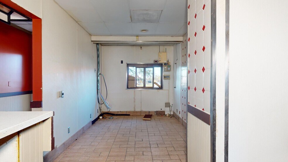 More Photos Of 1329 Main St, Chipley Restaurant For Lease