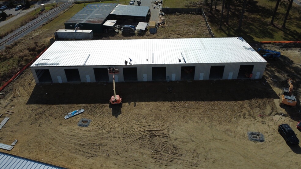 More Photos Of 3945 Lee St, Ayden Light Distribution For Lease