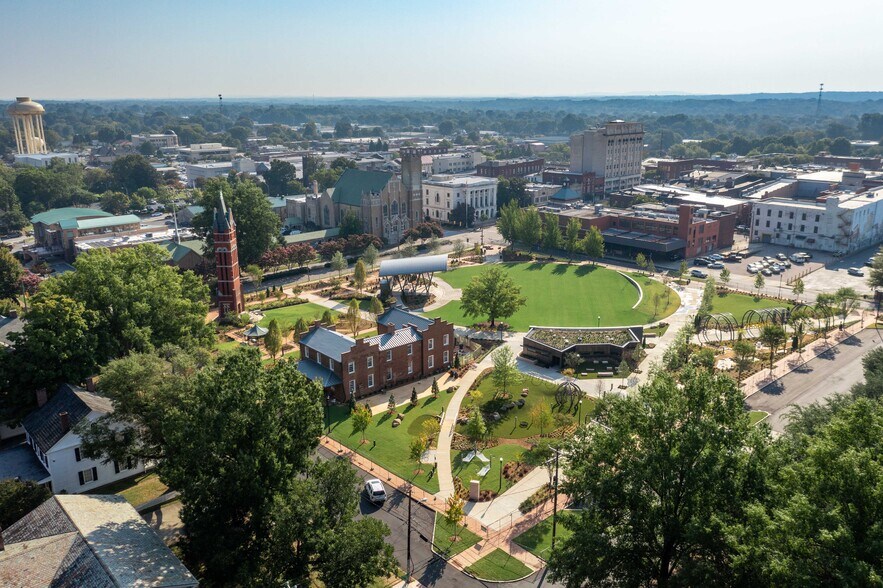 More Photos Of 115 S Jackson St, Salisbury Restaurant For Lease