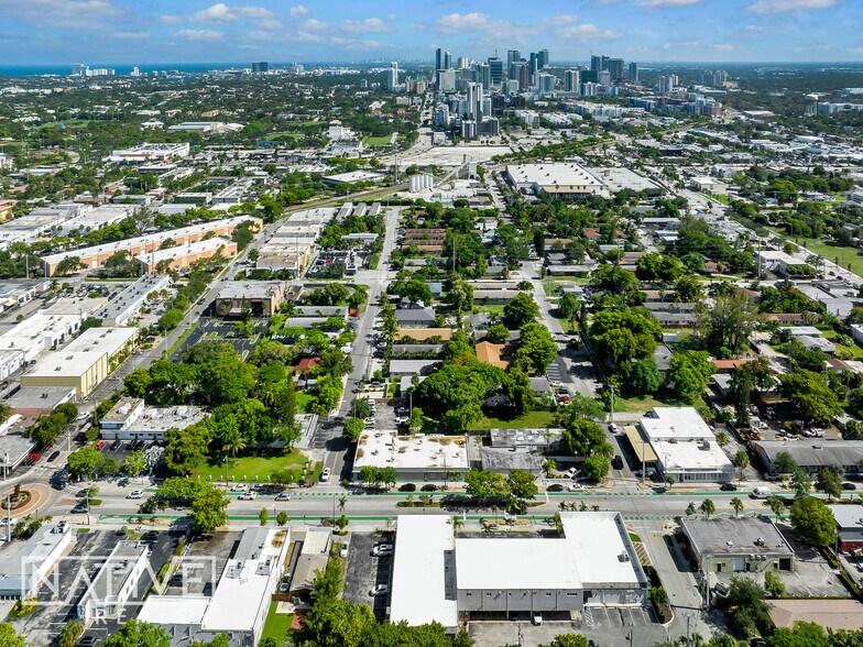 More Photos Of 535 NE 13th St, Fort Lauderdale Showroom For Lease
