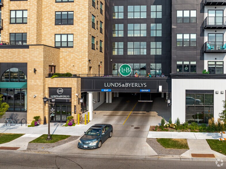 More Photos Of 800 Cretin Ave S, Saint Paul Apartments For Lease