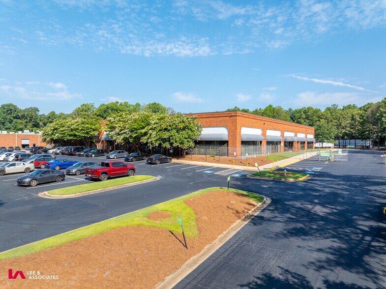 More Photos Of 5200 Panola Industrial Blvd, Decatur Warehouse For Lease