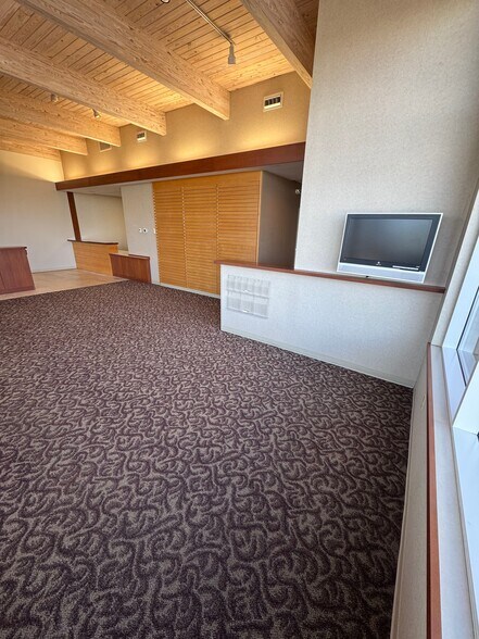 More Photos Of 1239 E 4th Street Rd, Seymour Office For Lease